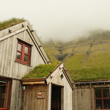 Múlafossur Cottage No 1 by Famous Waterfall in Gásadalur Esterno foto