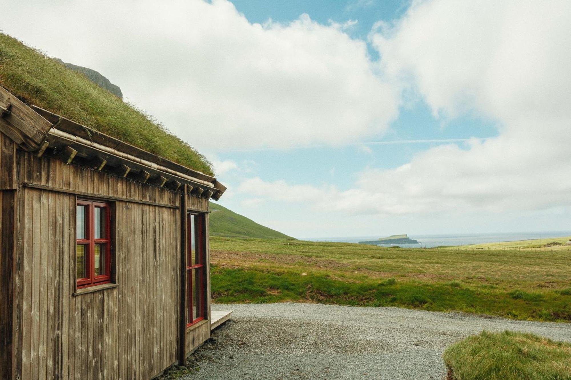 Múlafossur Cottage No 1 by Famous Waterfall in Gásadalur Esterno foto