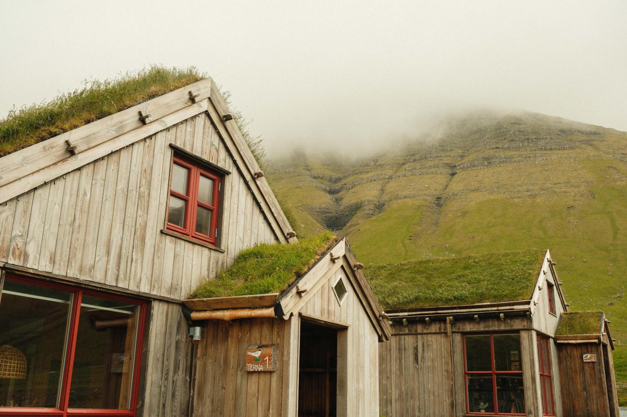 Múlafossur Cottage No 1 by Famous Waterfall in Gásadalur Esterno foto