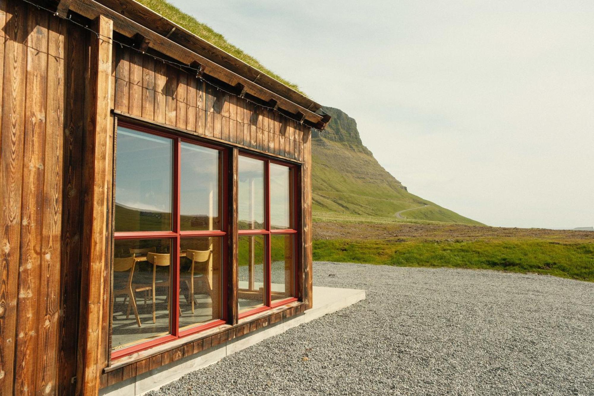 Múlafossur Cottage No 1 by Famous Waterfall in Gásadalur Esterno foto