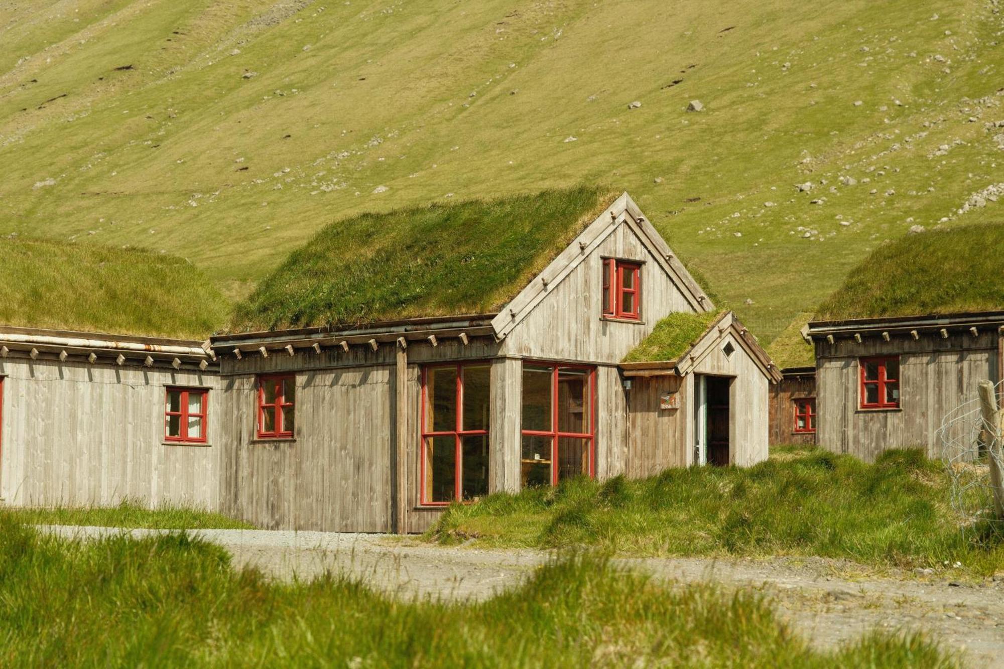 Múlafossur Cottage No 1 by Famous Waterfall in Gásadalur Esterno foto